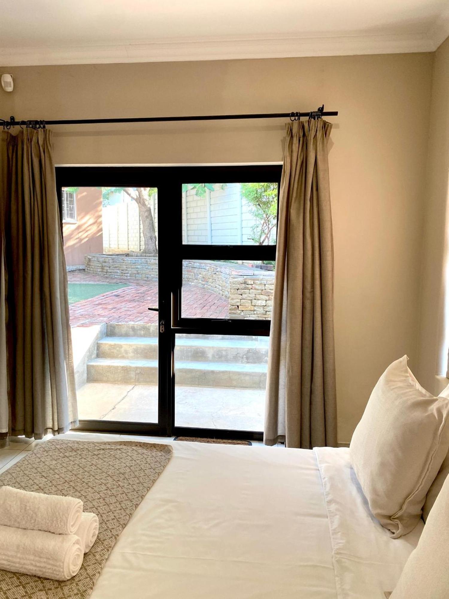 Cavallo Guesthouse Windhoek Buitenkant foto